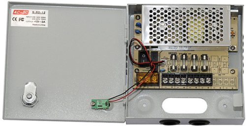SUNWOR SCPS-1205-4 CCTV tápegység, fém doboz, 4 csatorna, 12VDC, 5A.