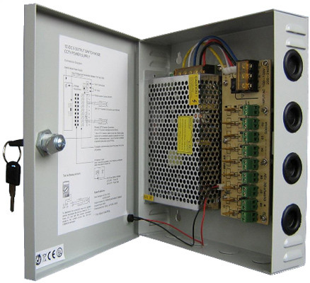SUNWOR SCPS-1210-9 CCTV tápegység, fém doboz, 9 csatorna, 12VDC, 10 A.