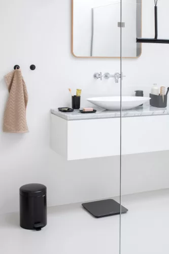 Brabantia ReNew WC-kefe padlón álló tartóval, acél, matt fekete - 108587