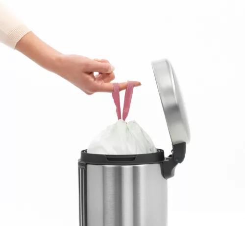Brabantia NewIcon pedálos hulladékgyűjtő szagmentesen záródó Soft-Close fedél, műanyag tartály, 3L - V méret, r.m. acél,
