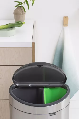 Brabantia Touch Bin New Recycle Soft-Touch nyomófedeles szelektív kuka, ovális, 23+10L - G+C méret, r.m. acél selyem