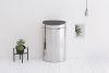 Brabantia Touch Bin New Soft-Touch nyomófedeles hulladékgyűjtő belső tartállyal, ovális, 40L - L méret, r.m. acél fényes