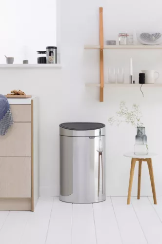 Brabantia Touch Bin New Soft-Touch nyomófedeles hulladékgyűjtő belső tartállyal, ovális, 40L - L méret, r.m. acél fényes
