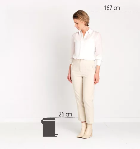 Brabantia NewIcon pedálos hulladékgyűjtő szagmentesen záródó Soft-Close fedél, műanyag tartály, 3L - V méret, r.m. acél,