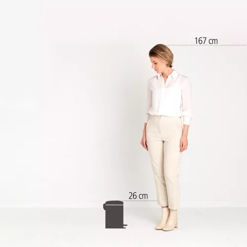 Brabantia NewIcon pedálos hulladékgyűjtő szagmentesen záródó Soft-Close fedél, műanyag tartály, 3L - V méret, acél,