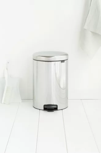 Brabantia NewIcon pedálos hulladékgyűjtő szagmentesen záródó Soft-Close fedél, műanyag tartály, 20L - Y méret, r.m. acél