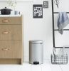 Brabantia NewIcon pedálos hulladékgyűjtő szagmentesen záródó Soft-Close fedél, műanyag tartály, 20L - Y méret, acél,