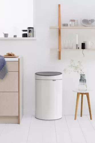 Brabantia Touch Bin New Soft-Touch nyomófedeles hulladékgyűjtő belső tartállyal, ovális, 40L - L méret, acél, fehér