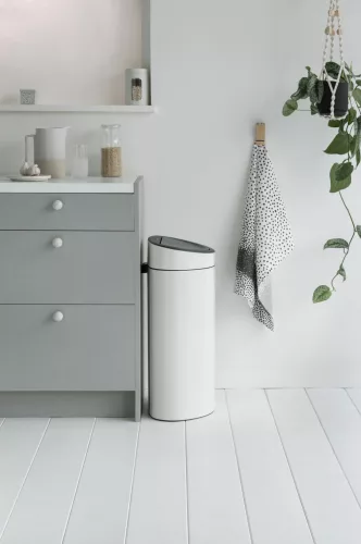 Brabantia Touch Bin New Soft-Touch nyomófedeles hulladékgyűjtő belső tartállyal, ovális, 40L - L méret, acél, fehér