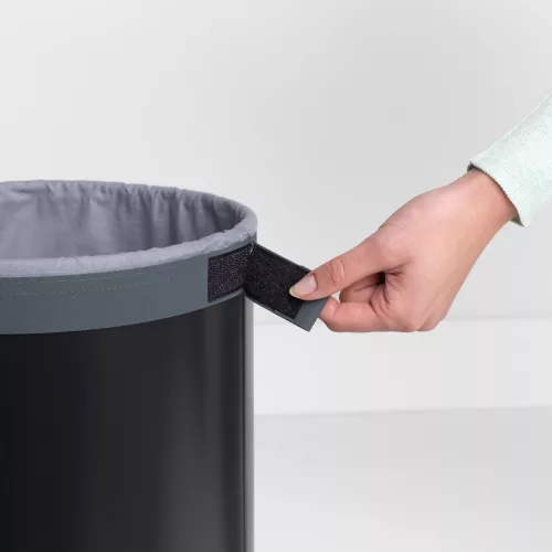 Brabantia Laundry Bin szennyestartó szellőző nyílásokkal, tépőzáras, mosható szennyesgyűjtő zsák, henger forma, közepes