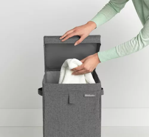 Brabantia Stackable Laundry Box egymásra helyezhető szennyestartó doboz, fix tetővel, téglalap formájú, 35L, borsfekete