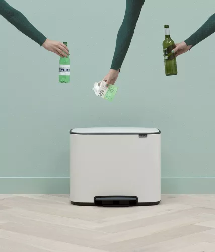 Brabantia Bo Pedal Bin pedálos szelektív hulladékgyűjtő szagmentesen záródó Soft-Close fedél, műanyag tartály, 3x11L