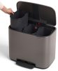 Brabantia Bo Pedal Bin pedálos szelektív hulladékgyűjtő szagmentesen záródó Soft-Close fedél, műanyag tartály, 3x11L