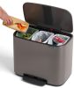 Brabantia Bo Pedal Bin pedálos szelektív hulladékgyűjtő szagmentesen záródó Soft-Close fedél, műanyag tartály, 3x11L