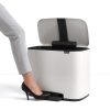 Brabantia Bo Pedal Bin pedálos szelektív hulladékgyűjtő szagmentesen záródó Soft-Close fedél, műanyag tartály, 11+23L