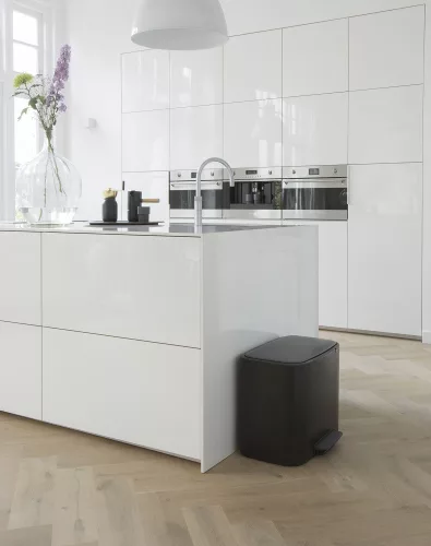 Brabantia Bo Pedal Bin pedálos szelektív hulladékgyűjtő szagmentesen záródó Soft-Close fedél, műanyag tartály, 11+23L