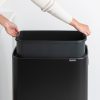 Brabantia Bo Touch Bin Hi hulladékgyűjtő Soft-Close fedéllel, magasított, lábakon álló, műanyag tartály, XXL, 60L