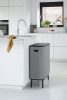 Brabantia Bo Touch Bin Hi hulladékgyűjtő Soft-Close fedéllel, magasított, lábakon álló, műanyag tartály, XXL, 60L