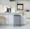 Brabantia Bo Touch Bin Hi szelektív hulladékgyűjtő Soft-Close fedéllel, magasított, lábakon álló, műanyag tartály, XXL,