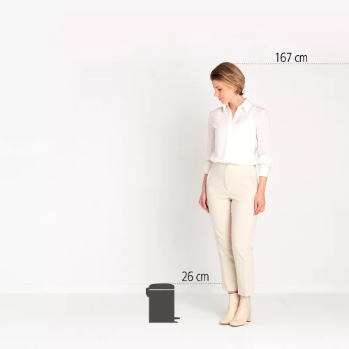 Brabantia NewIcon pedálos hulladékgyűjtő szagmentesen záródó Soft-Close fedél, műanyag tartály, 3L - V méret, acél,