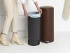 Brabantia NewIcon pedálos hulladékgyűjtő szagmentesen záródó Soft-Close fedél, műanyag tartály, 30L - G méret, acél,