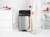 Brabantia Bo Pedal Bin pedálos hulladékgyűjtő szagmentesen záródó Soft-Close fedél, műanyag tartály, 60L - M méret, r.m.