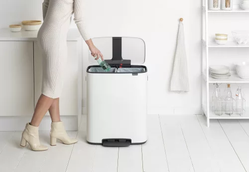Brabantia Bo Pedal Bin pedálos szelektív hulladékgyűjtő szagmentesen záródó Soft-Close fedél, műanyag tartály, 2x30L