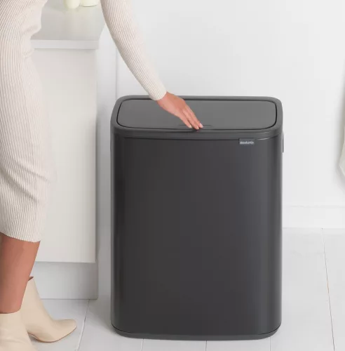 Brabantia Bo Touch Bin nyomófedeles hulladékgyűjtő XXL, padlón álló, műanyag tartály, 2x30L - O méret, acél, matt fekete