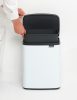 Brabantia Bo Waste Bin hulladékgyűjtő felnyitható, Soft-Close fedéllel, műanyag tartály, 12L - C méret, acél, fehér