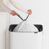 Brabantia Bo Touch Bin nyomófedeles hulladékgyűjtő XXL, padlón álló, műanyag tartály, 60L - M méret, acél, fehér