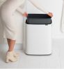 Brabantia Bo Touch Bin nyomófedeles hulladékgyűjtő XXL, padlón álló, műanyag tartály, 60L - M méret, acél, fehér