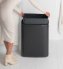 Brabantia Bo Touch Bin nyomófedeles hulladékgyűjtő XXL, padlón álló, műanyag tartály, 60L - M méret, acél, matt fekete