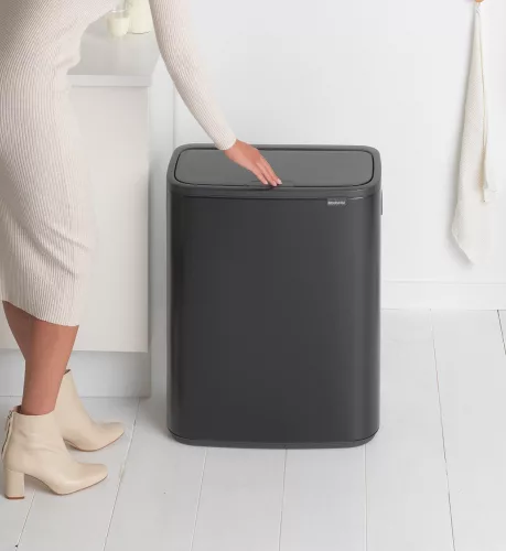 Brabantia Bo Touch Bin nyomófedeles hulladékgyűjtő XXL, padlón álló, műanyag tartály, 60L - M méret, acél, matt fekete