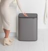 Brabantia Bo Touch Bin nyomófedeles hulladékgyűjtő XXL, padlón álló, műanyag tartály, 60L - M méret, acél, platinaszürke