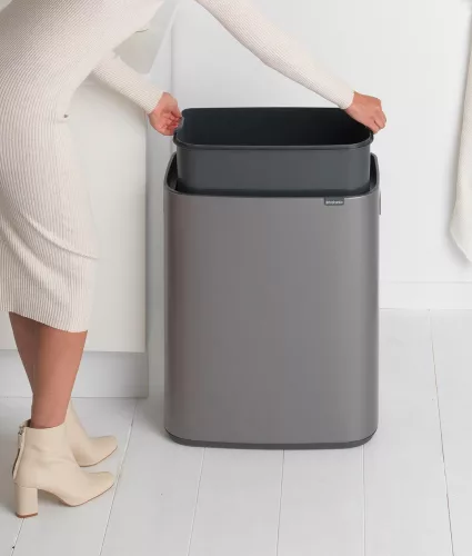 Brabantia Bo Touch Bin nyomófedeles hulladékgyűjtő XXL, padlón álló, műanyag tartály, 60L - M méret, acél, platinaszürke