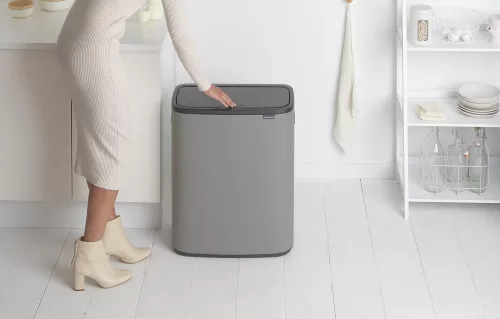 Brabantia Bo Touch Bin nyomófedeles hulladékgyűjtő XXL, padlón álló, műanyag tartály, 60L - M méret, acél, betonszürke