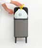 Brabantia Bo Waste Bin Hi hulladékgyűjtő felnyitható, Soft-Close fedéllel, magasított, lábakon álló, műanyag tartály, 4L