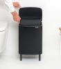 Brabantia Bo Waste Bin Hi hulladékgyűjtő felnyitható, Soft-Close fedéllel, magasított, lábakon álló, műanyag tartály,