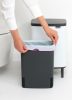 Brabantia Bo Waste Bin Hi hulladékgyűjtő felnyitható, Soft-Close fedéllel, magasított, lábakon álló, műanyag tartály,