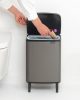 Brabantia Bo Waste Bin Hi hulladékgyűjtő felnyitható, Soft-Close fedéllel, magasított, lábakon álló, műanyag tartály,