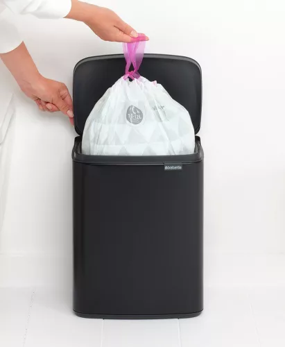 Brabantia Bo Waste Bin hulladékgyűjtő felnyitható, Soft-Close fedéllel, műanyag tartály, 12L - C méret, acél, matt