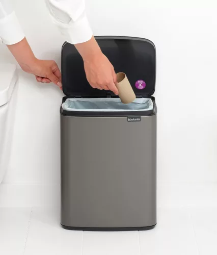 Brabantia Bo Waste Bin hulladékgyűjtő felnyitható, Soft-Close fedéllel, műanyag tartály, 12L - C méret, acél,