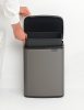 Brabantia Bo Waste Bin hulladékgyűjtő felnyitható, Soft-Close fedéllel, műanyag tartály, 12L - C méret, acél,