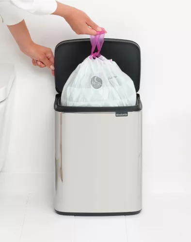 Brabantia Bo Waste Bin hulladékgyűjtő felnyitható, Soft-Close fedéllel, műanyag tartály, 12L - C méret, r.m. acél,