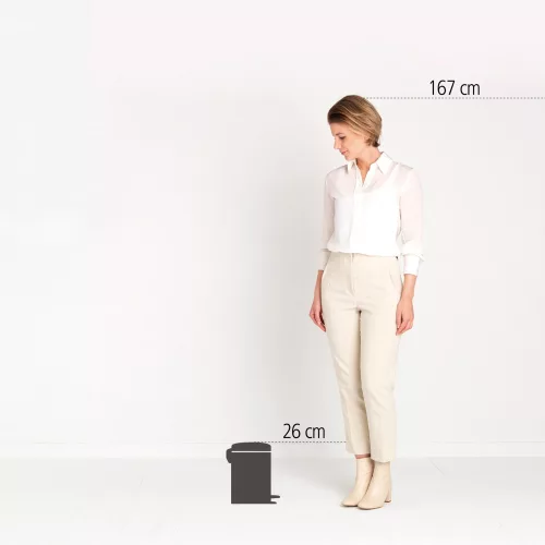Brabantia NewIcon pedálos hulladékgyűjtő szagmentesen záródó Soft-Close fedél, műanyag tartály, 3L - V méret, acél,