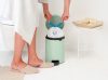 Brabantia NewIcon pedálos hulladékgyűjtő szagmentesen záródó Soft-Close fedél, műanyag tartály, 5L - W méret, acél, jáde