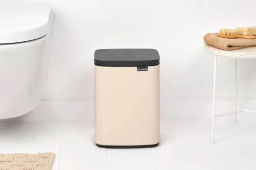 Brabantia Bo Waste Bin hulladékgyűjtő felnyitható, Soft-Close fedéllel, fali/álló, műanyag tartály, 7L - B méret, acél,