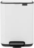 Brabantia Bo Pedal Bin pedálos hulladékgyűjtő szagmentesen záródó Soft-Close fedél, karcsú, négyzetes forma, műanyag