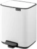 Brabantia Bo Pedal Bin pedálos hulladékgyűjtő szagmentesen záródó Soft-Close fedél, karcsú, négyzetes forma, műanyag