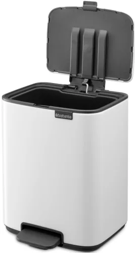 Brabantia Bo Pedal Bin pedálos hulladékgyűjtő szagmentesen záródó Soft-Close fedél, karcsú, négyzetes forma, műanyag